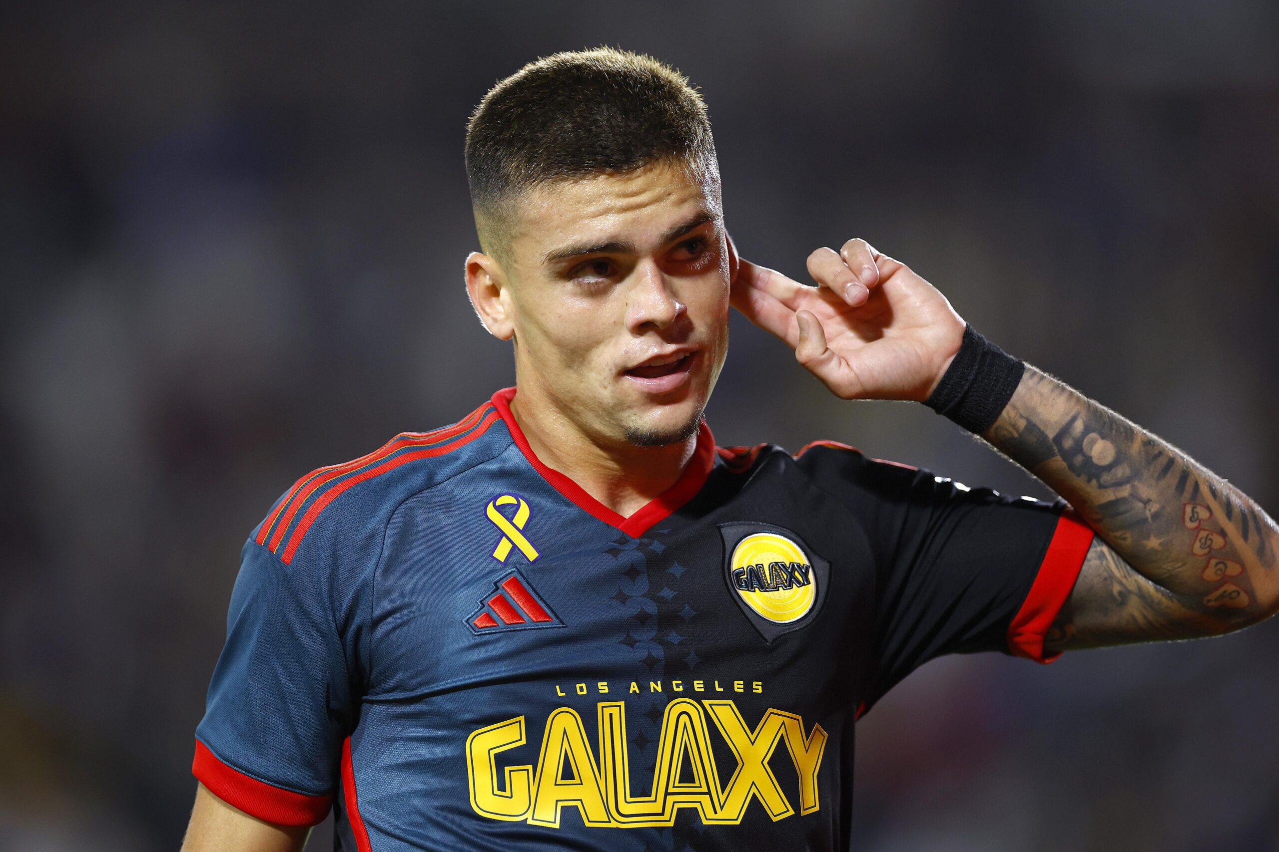 LA Galaxy Recusa Oferta Milionária por Brasileiro Gabriel Pec
