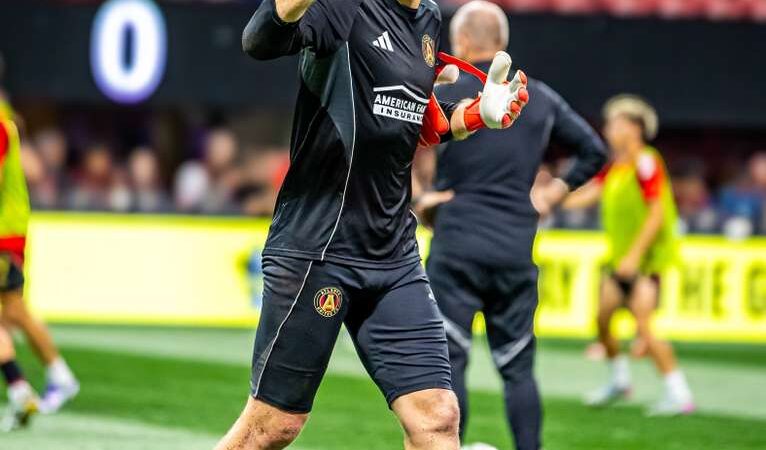 Brad Guzan Pendura as Luvas: Lenda Americana Encerra Carreira Histórica aos 41 Anos