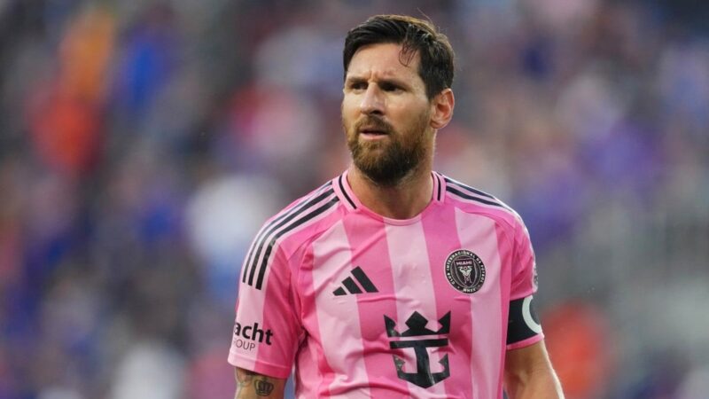Messi reescreve a história nos playoffs: gol de cabeça, hat-trick de assistências e recorde absoluto pelo Inter Miami